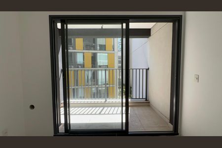 Studio à venda com 48m², 1 quarto e sem vaga Studio à venda com 48m², 1 quarto e sem vagaVaranda