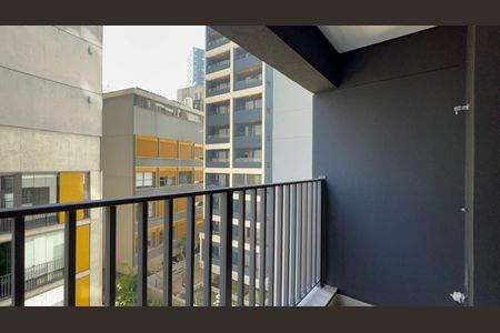 Varanda de kitnet/studio à venda com 1 quarto, 32m² em Sumarezinho, São Paulo