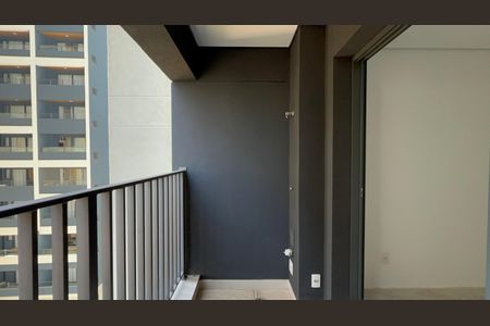 Studio à venda com 32m², 1 quarto e sem vaga Studio à venda com 32m², 1 quarto e sem vagaVaranda