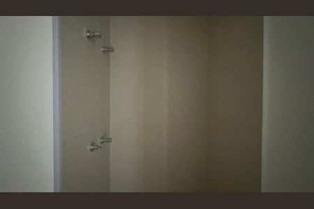 Studio à venda com 32m², 1 quarto e sem vaga Studio à venda com 32m², 1 quarto e sem vagaBanheiro