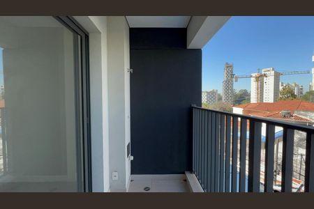 Studio à venda com 32m², 1 quarto e sem vaga Studio à venda com 32m², 1 quarto e sem vagaVaranda