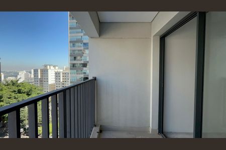 Varanda de kitnet/studio à venda com 1 quarto, 32m² em Sumarezinho, São Paulo