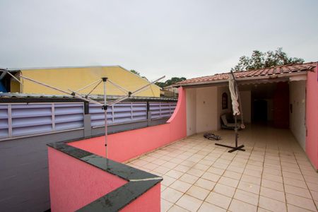Casa à venda com 158m², 2 quartos e 2 vagas Casa à venda com 158m², 2 quartos e 2 vagasTerraço