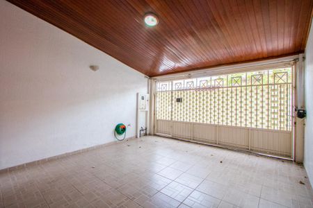 Casa à venda com 158m², 2 quartos e 2 vagas Casa à venda com 158m², 2 quartos e 2 vagasGaragem