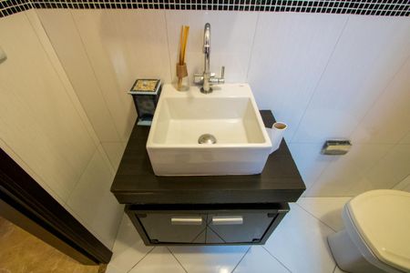 Casa à venda com 158m², 2 quartos e 2 vagas Casa à venda com 158m², 2 quartos e 2 vagasBanheiro do quarto 1