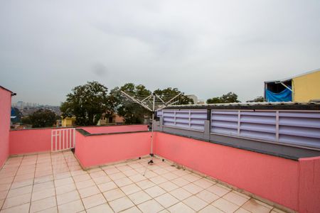 Casa à venda com 158m², 2 quartos e 2 vagas Casa à venda com 158m², 2 quartos e 2 vagasTerraço