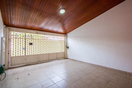 Casa à venda com 158m², 2 quartos e 2 vagas Casa à venda com 158m², 2 quartos e 2 vagasGaragem