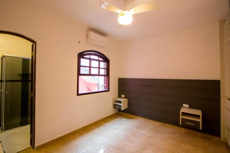 Casa à venda com 158m², 2 quartos e 2 vagas Casa à venda com 158m², 2 quartos e 2 vagasQuarto 1 - Suíte