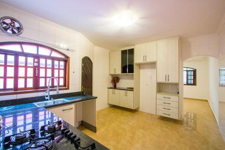 Casa à venda com 158m², 2 quartos e 2 vagas Casa à venda com 158m², 2 quartos e 2 vagasCozinha