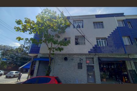 Apartamento para alugar com 72m², 2 quartos e sem vagaFachada