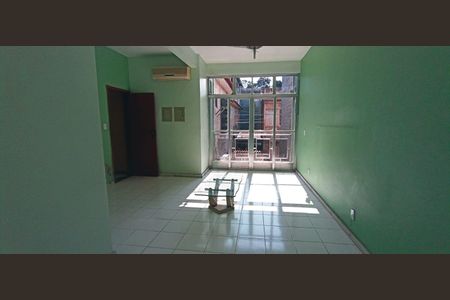 Casa de condomínio à venda com 200m², 3 quartos e 3 vagas