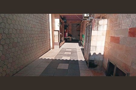 Casa de condomínio à venda com 200m², 3 quartos e 3 vagas