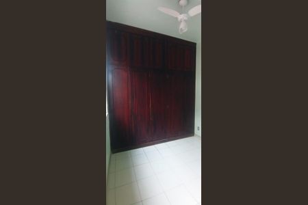 Casa de condomínio à venda com 200m², 3 quartos e 3 vagas