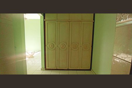 Casa de condomínio à venda com 200m², 3 quartos e 3 vagas