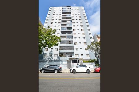 Apartamento à venda com 63m², 2 quartos e 1 vaga Apartamento à venda com 63m², 2 quartos e 1 vagaFachada e portaria