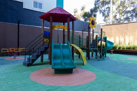 Apartamento para alugar com 37m², 1 quarto e 1 vaga Apartamento para alugar com 37m², 1 quarto e 1 vagaÁrea comum - Playground