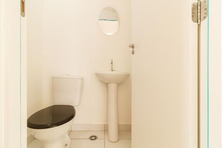 Apartamento à venda com 32m², 2 quartos e sem vaga Apartamento à venda com 32m², 2 quartos e sem vagaBanheiro