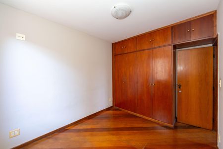 Apartamento à venda com 194m², 3 quartos e 2 vagas Apartamento à venda com 194m², 3 quartos e 2 vagasQuarto 1