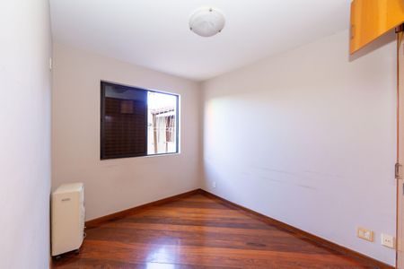 Apartamento à venda com 194m², 3 quartos e 2 vagas Apartamento à venda com 194m², 3 quartos e 2 vagasQuarto 2