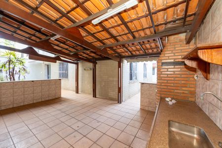 Apartamento à venda com 194m², 3 quartos e 2 vagas Apartamento à venda com 194m², 3 quartos e 2 vagasÁrea comum - Churrasqueira