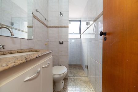 Apartamento à venda com 194m², 3 quartos e 2 vagas Apartamento à venda com 194m², 3 quartos e 2 vagasBanheiro Social
