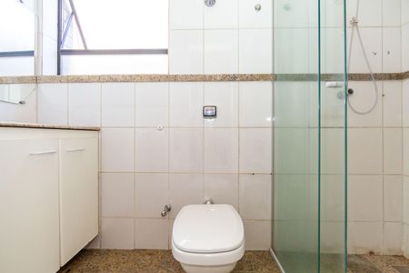 Apartamento à venda com 194m², 3 quartos e 2 vagas Apartamento à venda com 194m², 3 quartos e 2 vagasBanheiro da Suíte