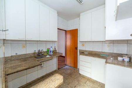Apartamento à venda com 194m², 3 quartos e 2 vagas Apartamento à venda com 194m², 3 quartos e 2 vagasCozinha
