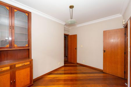 Apartamento à venda com 194m², 3 quartos e 2 vagas Apartamento à venda com 194m², 3 quartos e 2 vagasSala 2