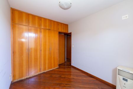 Apartamento à venda com 194m², 3 quartos e 2 vagas Apartamento à venda com 194m², 3 quartos e 2 vagasQuarto 2