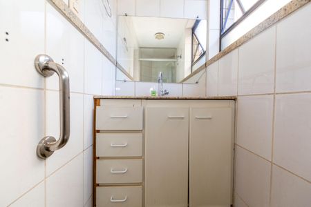 Apartamento à venda com 194m², 3 quartos e 2 vagas Apartamento à venda com 194m², 3 quartos e 2 vagasBanheiro da Suíte