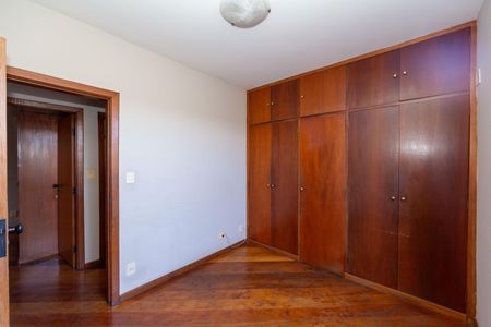 Apartamento à venda com 194m², 3 quartos e 2 vagas Apartamento à venda com 194m², 3 quartos e 2 vagasSuíte