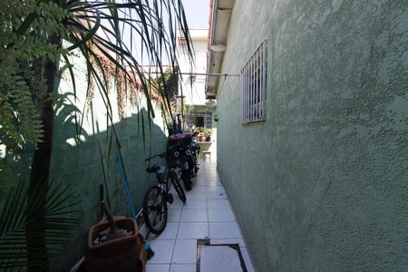 Casa à venda com 149m², 4 quartos e 3 vagasCorredor externo
