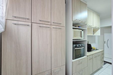 Apartamento à venda com 57m², 2 quartos e 1 vaga Apartamento à venda com 57m², 2 quartos e 1 vagaCozinha e Área de Serviço