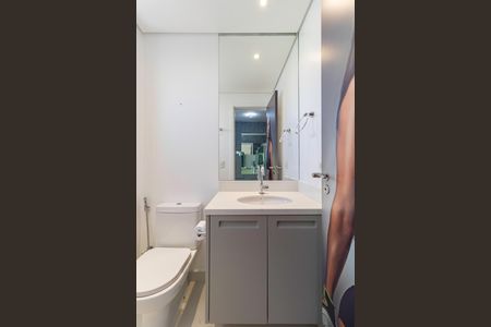 Apartamento à venda com 141m², 2 quartos e 4 vagasBanheiro da Suíte 1