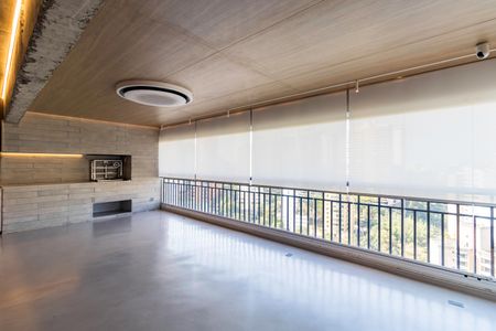 Apartamento à venda com 141m², 2 quartos e 4 vagasVaranda