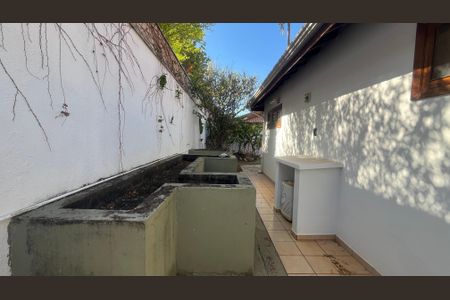 Casa de condomínio à venda com 800m², 5 quartos e 4 vagas Casa de condomínio à venda com 800m², 5 quartos e 4 vagasQuintal