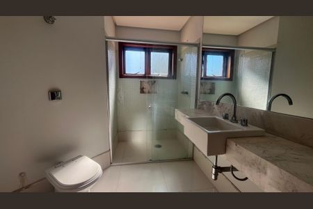 Casa de condomínio à venda com 800m², 5 quartos e 4 vagas Casa de condomínio à venda com 800m², 5 quartos e 4 vagasBanheiro da Suíte 3