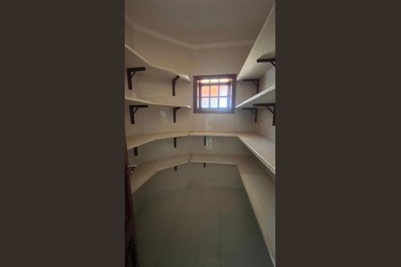 Casa de condomínio à venda com 800m², 5 quartos e 4 vagas Casa de condomínio à venda com 800m², 5 quartos e 4 vagasDespensa