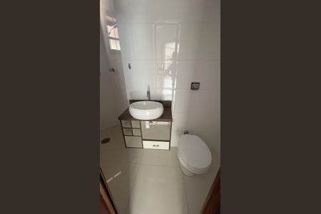 Casa de condomínio à venda com 800m², 5 quartos e 4 vagas Casa de condomínio à venda com 800m², 5 quartos e 4 vagasBanheiro de Serviço