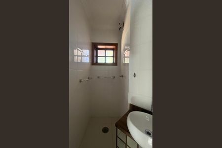 Casa de condomínio à venda com 800m², 5 quartos e 4 vagas Casa de condomínio à venda com 800m², 5 quartos e 4 vagasBanheiro de Serviço