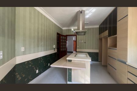 Casa de condomínio à venda com 800m², 5 quartos e 4 vagas Casa de condomínio à venda com 800m², 5 quartos e 4 vagasCozinha