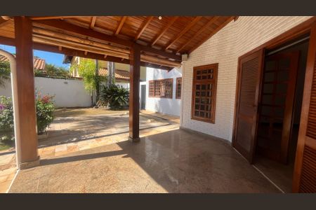 Casa de condomínio à venda com 800m², 5 quartos e 4 vagas Casa de condomínio à venda com 800m², 5 quartos e 4 vagasQuintal