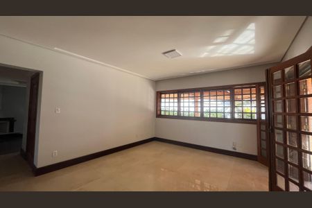 Casa de condomínio à venda com 800m², 5 quartos e 4 vagas Casa de condomínio à venda com 800m², 5 quartos e 4 vagasSala 3