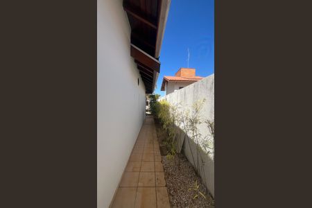 Casa de condomínio à venda com 800m², 5 quartos e 4 vagas Casa de condomínio à venda com 800m², 5 quartos e 4 vagasQuintal