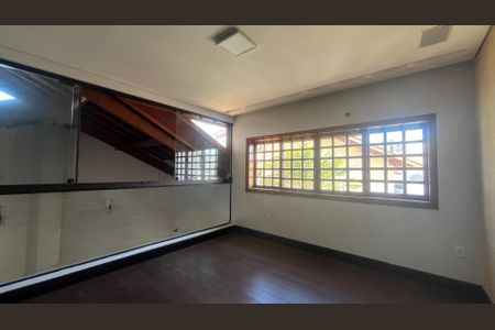 Casa de condomínio à venda com 800m², 5 quartos e 4 vagas Casa de condomínio à venda com 800m², 5 quartos e 4 vagasHall dos Quartos