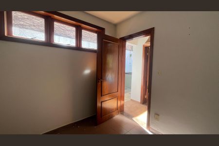 Casa de condomínio à venda com 800m², 5 quartos e 4 vagas Casa de condomínio à venda com 800m², 5 quartos e 4 vagasDespensa do Quintal