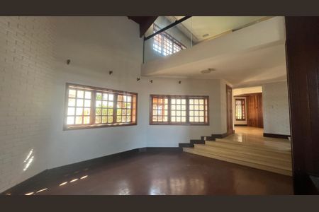 Casa de condomínio à venda com 800m², 5 quartos e 4 vagas Casa de condomínio à venda com 800m², 5 quartos e 4 vagasSala 2