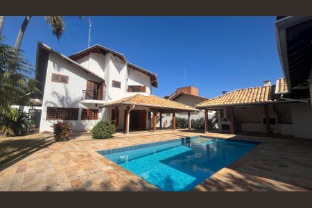 Casa de condomínio à venda com 800m², 5 quartos e 4 vagas Casa de condomínio à venda com 800m², 5 quartos e 4 vagasQuintal