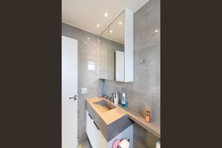 Apartamento à venda com 69m², 2 quartos e 1 vagaBanheiro da Suíte