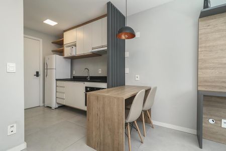 Cozinha de apartamento para alugar com 1 quarto, 27m² em Auxiliadora, Porto Alegre